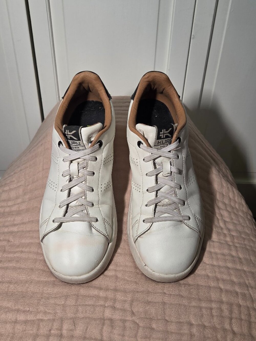 KURU Roam White Womens Sneakers, Size 9